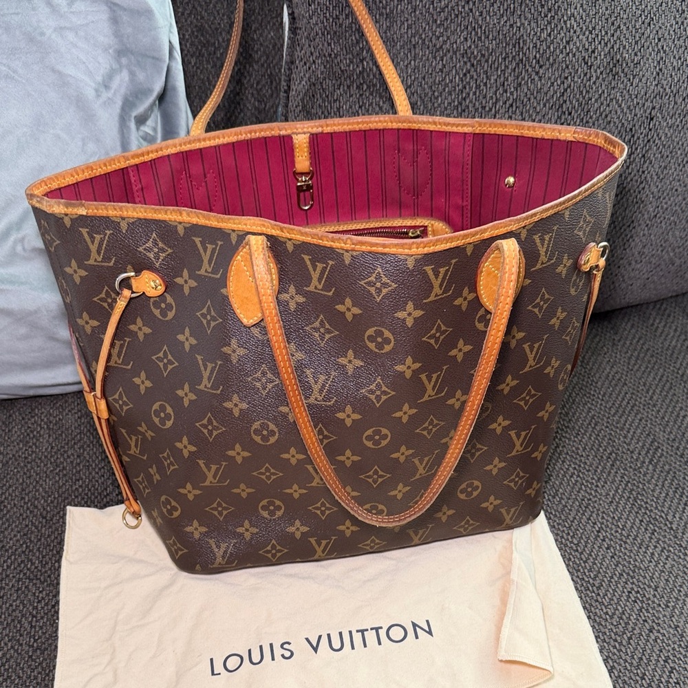 Louis Vuitton MM Monogram Neverfull Brown Tote Bag